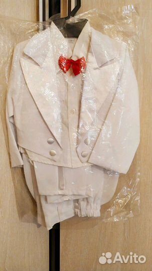 Шикарный новый костюм для мальчика