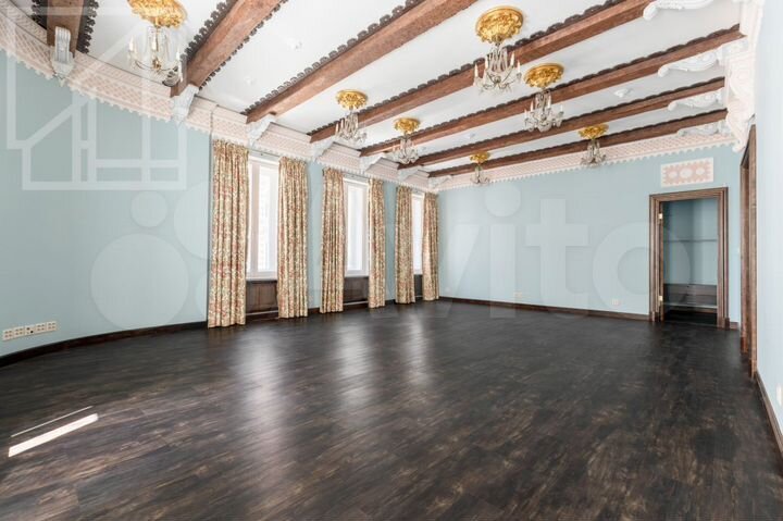 5-к. квартира, 210 м², 3/6 эт.