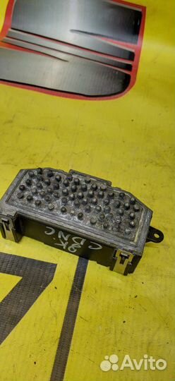 Резистор вентилятора печки Audi A4 седан 2.0 cdnc