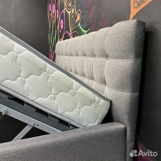 Кровать двухспальная с подъемным механизмом