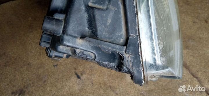 Фара правая для WV Passat