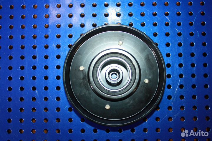 Шкив компрессора кондиционера Audi A8 4F0260810D