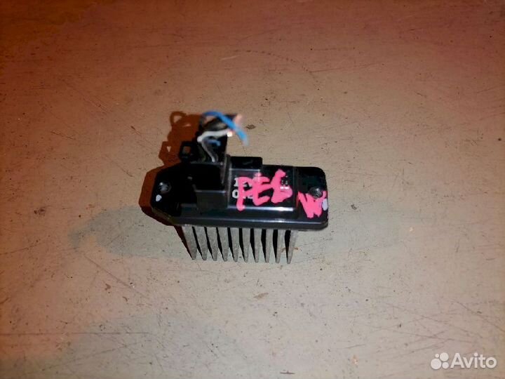 Резистор печки MR360289 Mitsubishi Delica PD6W