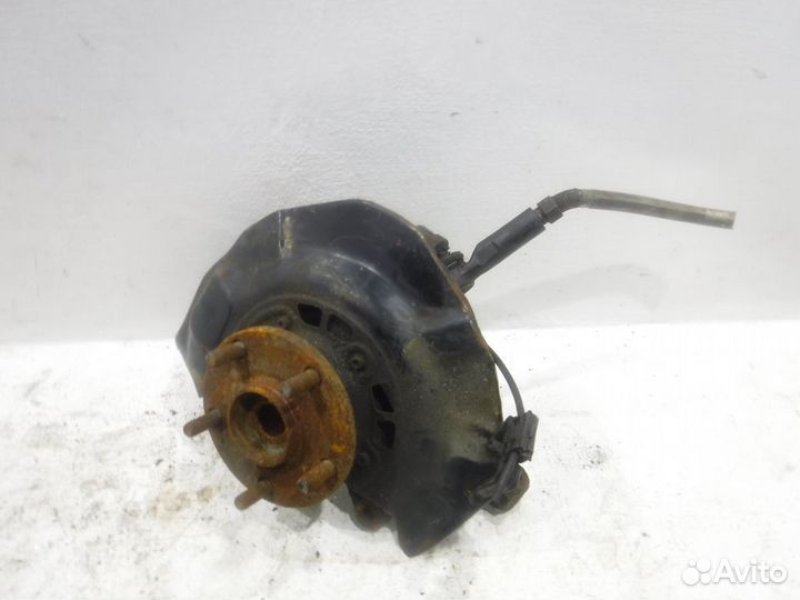 Кулак передний правый