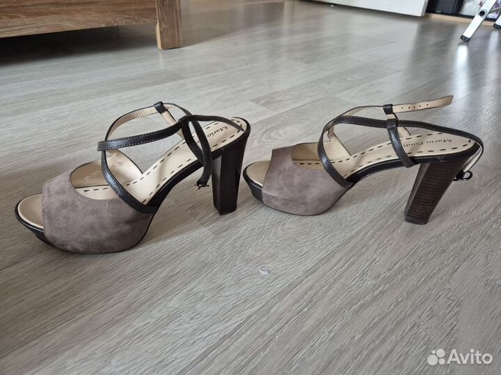 Босоножки женские