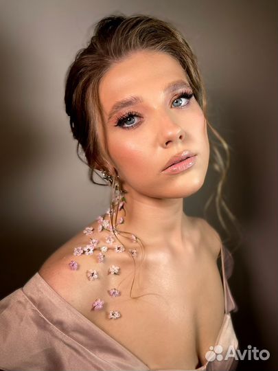 Стилист, Визажист (укладки, макияж Москва )