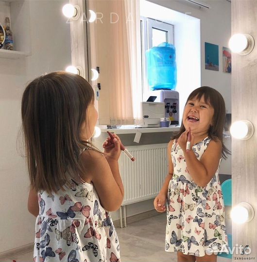 Гримерное зеркало с подсветкой