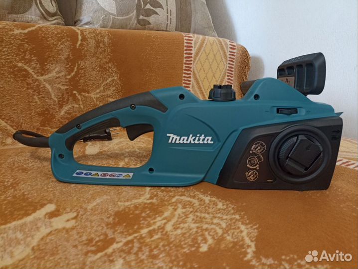 Электрическая цепная пила Makita UC3541A