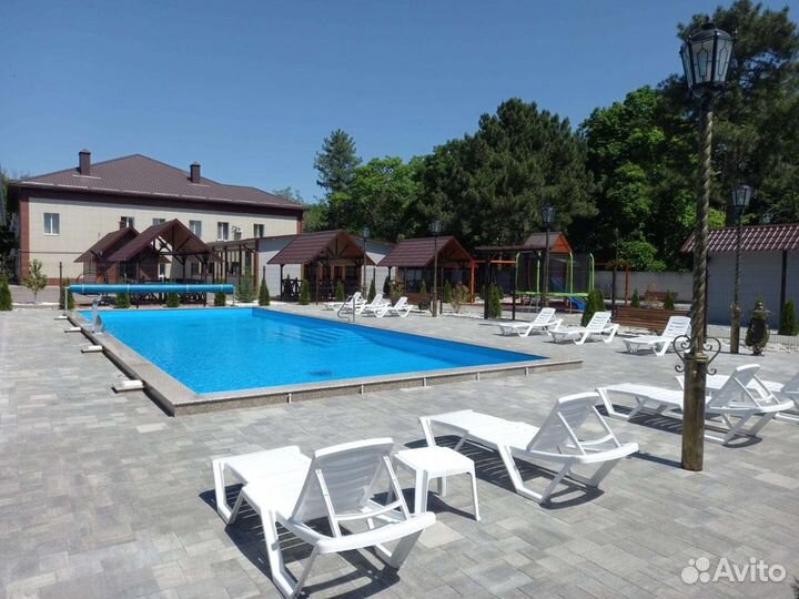 База отдыха с тёплыми бассейнами