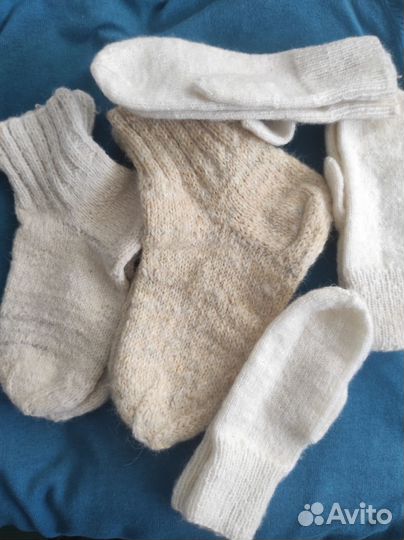 Носки и варежки шерстяные вязаные