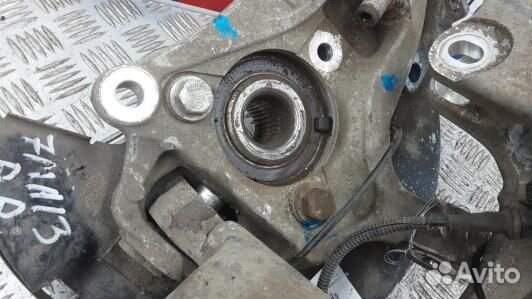 Ступица передняя правая opel astra GTC (7MA13N901)