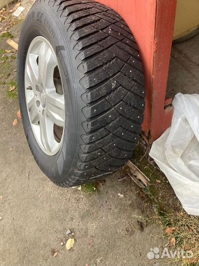 Goodyear UltraGrip Ice Arctic SUV 255/65 R17