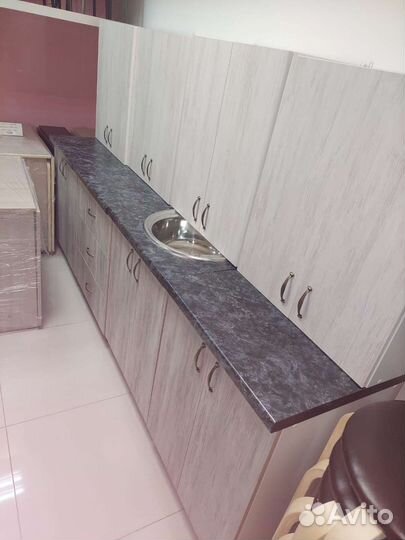 Кухонный гарнитур 2,4м