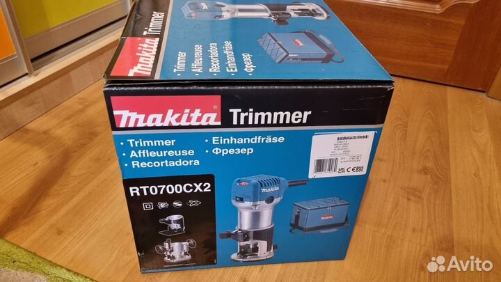 Новый кромочный фрезер Makita RT0700CX2