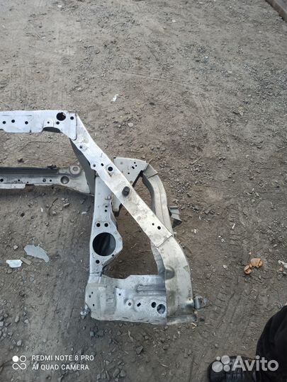 Лонжерон с телевизором Хонда аккорд CR6 hybrid