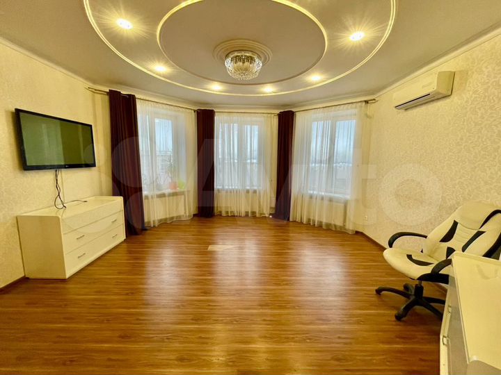3-к. квартира, 92 м², 5/5 эт.