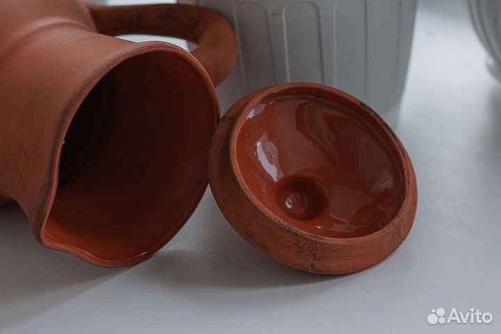 Глиняный кувшин