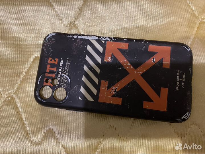 Чехол на iPhone 11