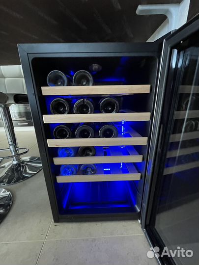 Шкаф холодильник для вина