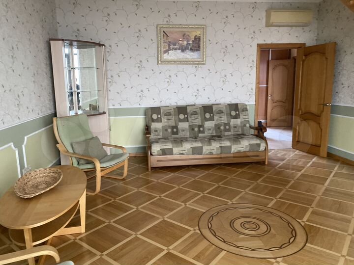 2-к. квартира, 120 м², 8/8 эт.