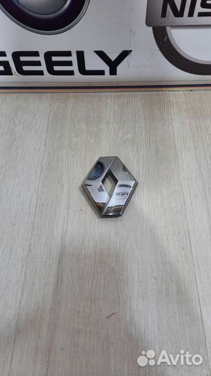 Эмблема задняя значок Renault sandero 2