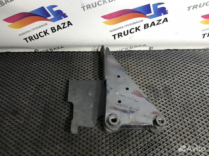 81416505030 Кронштейн переднего бампера левый