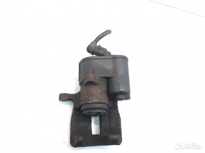 Суппорт задний правый Volkswagen Passat B6 2.0 TDI