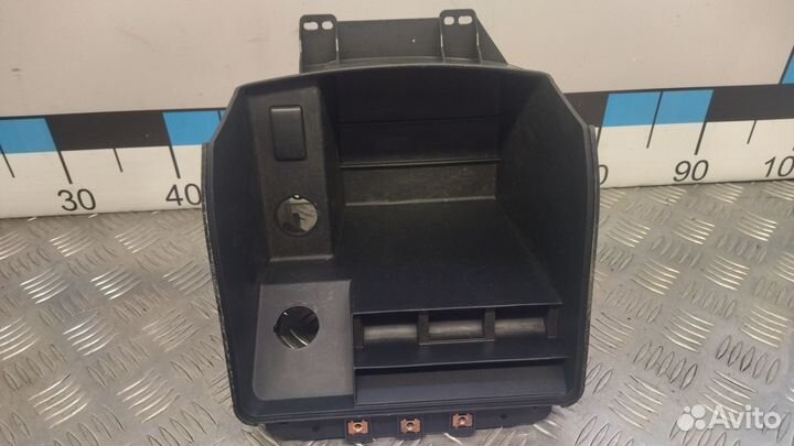 Б/У Ящик передней консоли#001