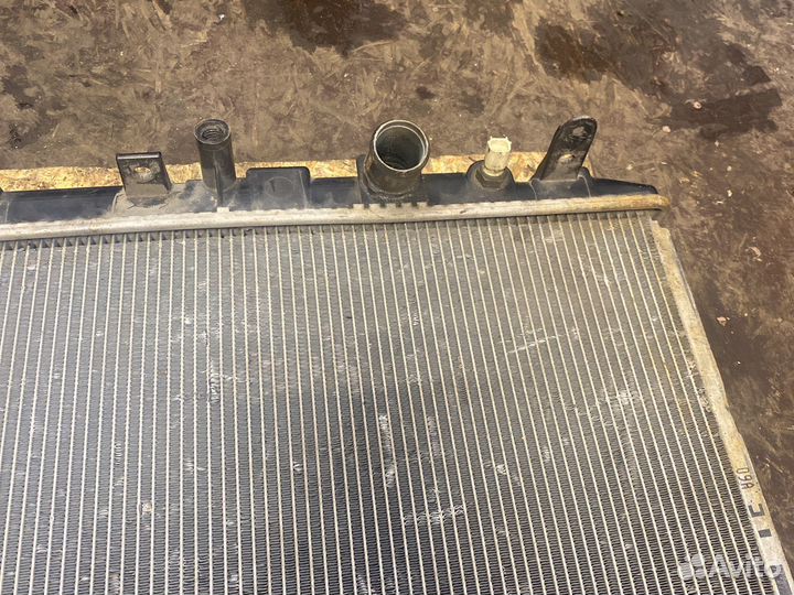 Радиатор охлаждения Honda civic