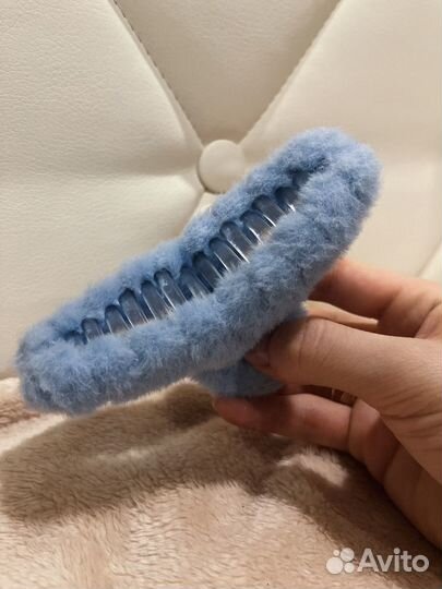 Пушистый крабик для волос Pinterest