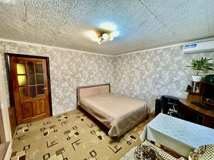 2-к. квартира, 56 м², 1/2 эт.