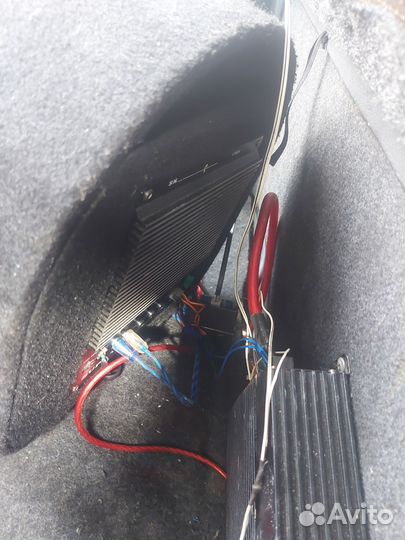 Активный сабвуфер