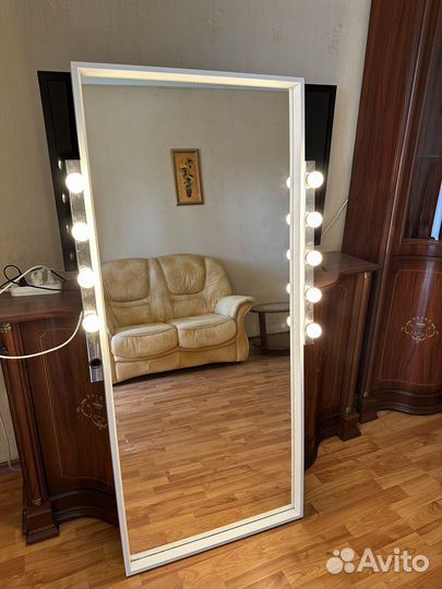 Зеркало IKEA с подсветкой