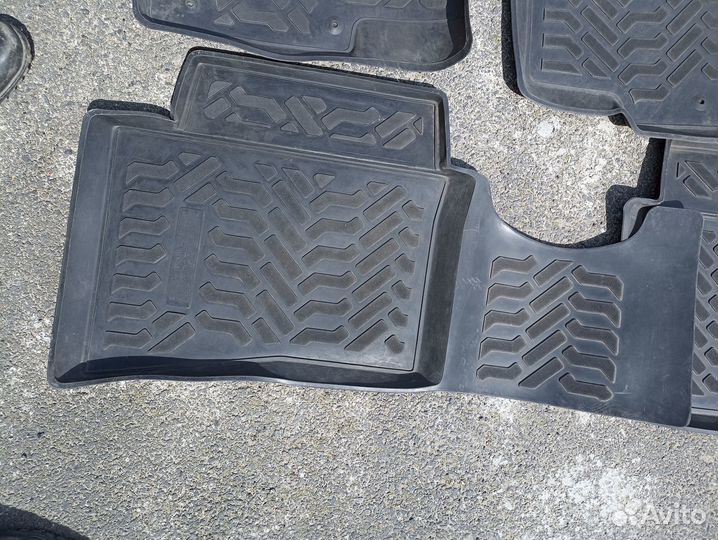 Автомобильные коврики KIO RIO и универсальные