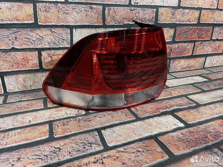Фонарь задний левый на volkswagen polo рестайлинг
