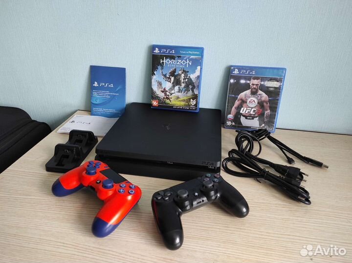 Sony playstation 4 slim /2 геймпада /Игры