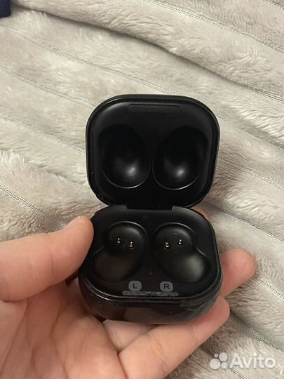 Кейс от наушников galaxy buds live