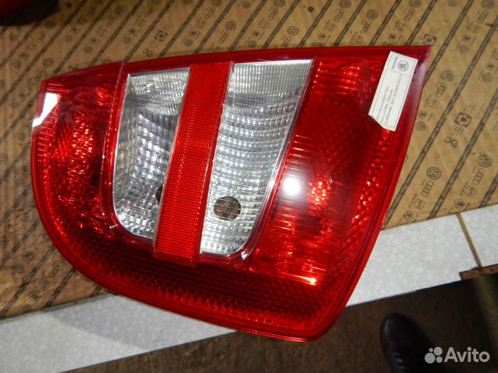 Фонарь задний левый Skoda Fabia 1