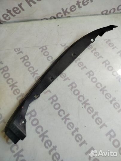 Пыльник двери передний правый Nissan Fuga 2006