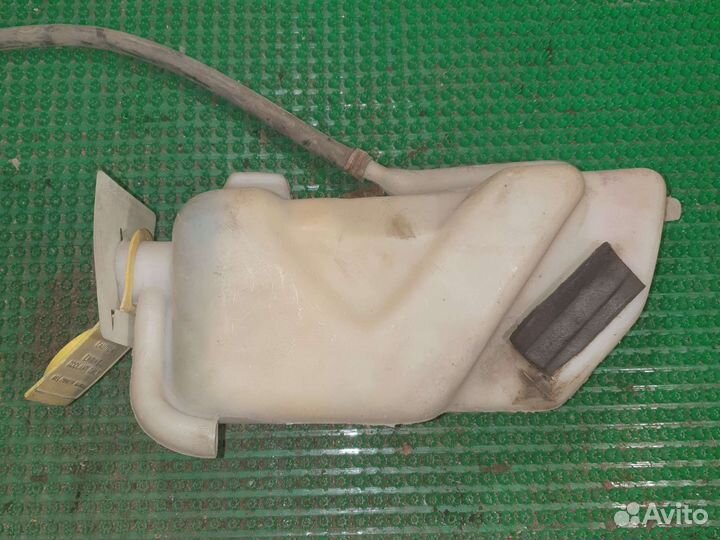 Бачок расширительный Крайслер Вояджер Додж Караван