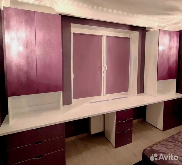 Рабочая зона в углу у окна