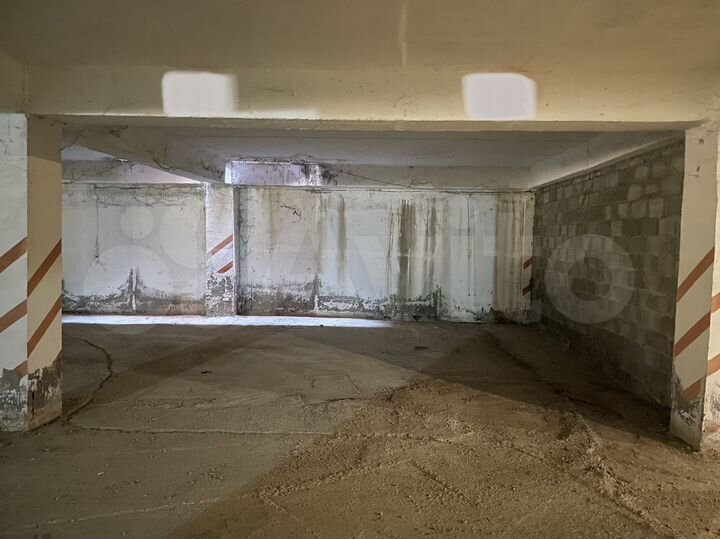 Машиноместо, 18 м²