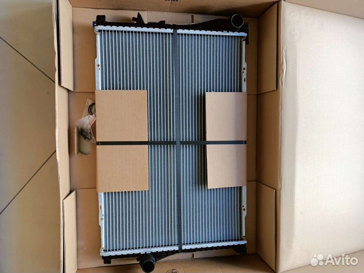 Радиатор охлаждения BMW E39/38 60648A