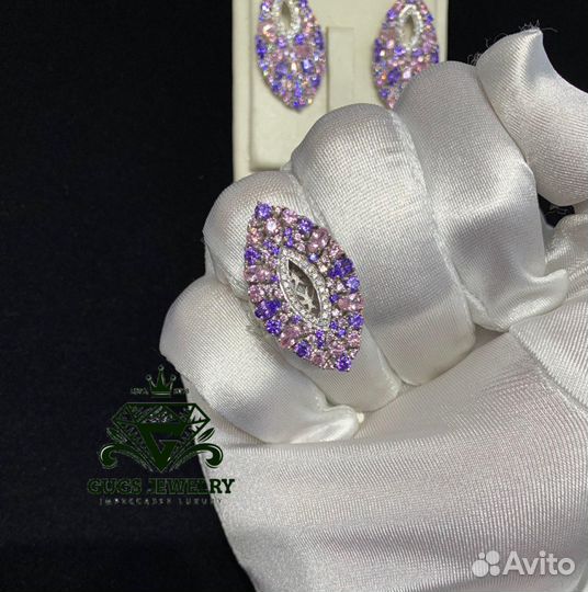 Роскошный комплект из серебра