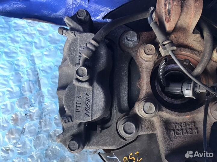 Суппорт передний правый Honda Odyssey RL5 J35Z8