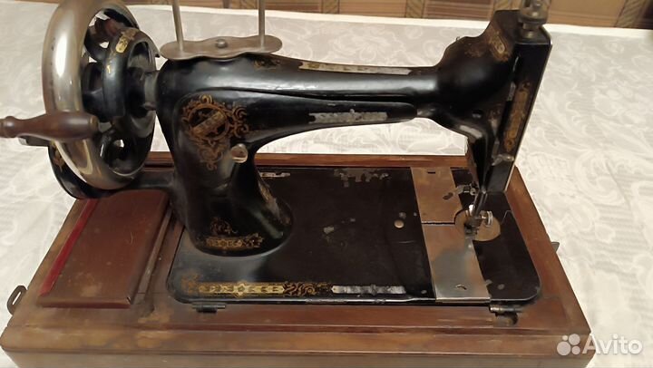 Швейная машинка зингер ручная