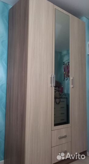 Шкаф распашной