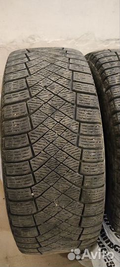 Pirelli Ice Zero FR 215/55 R17