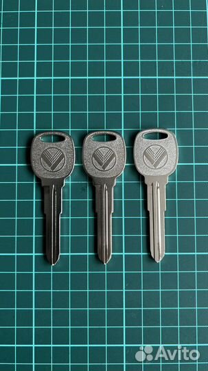 Оем ключ болванка для Mazda Roadster Miata Mx5 NA