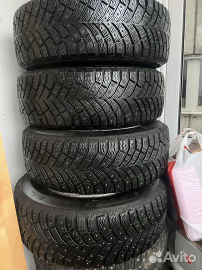 Michelin X-Ice North 4 195/65 R15